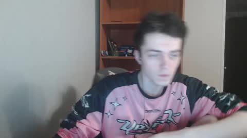 traqqq online show from November 2, 2025, 5:37 pm