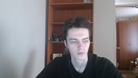 traqqq online show from November 6, 2025, 9:10 am