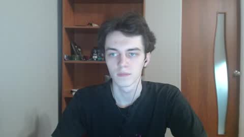 traqqq online show from December 1, 2025, 8:36 pm