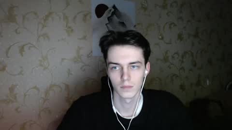 traqqq online show from April 23, 2026, 8:11 pm