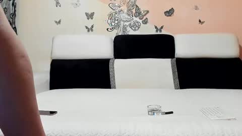 xveryhotcouple online show from February 19, 2025, 7:50 am