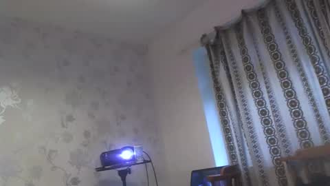 Snapshot of xvoyeur2011x chatting on March 25, 2026, 7:14 am xvoyeur2011x online show from March 25, 2026, 7:14 am