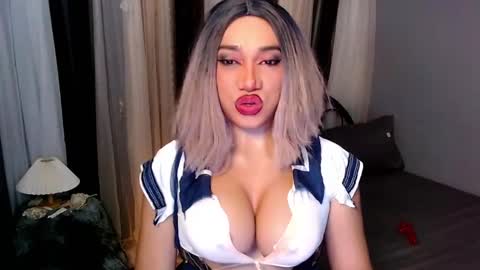 Snapshot of xxcinddyxx chatting on March 5, 2025, 10:22 am cinddy online show from March 5, 2025, 10:22 am