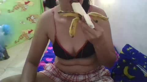 xxfergielisious online show from December 18, 2025, 6:19 am