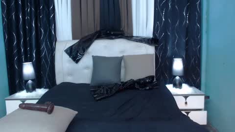 xxhuge_godesss_cockxx online show from December 7, 2024, 2:53 am