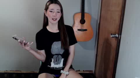 Snapshot of xxinnocentbellaxx chatting on December 24, 2024, 5:49 am Dyanna Zulla online show from December 24, 2024, 5:49 am