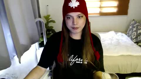 Snapshot of xxjulielovesyouxx chatting on October 1, 2025, 1:33 am July online show from October 1, 2025, 1:33 am