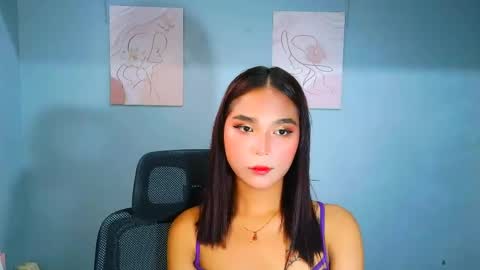 xxmiahot online show from June 3, 2026, 3:42 am