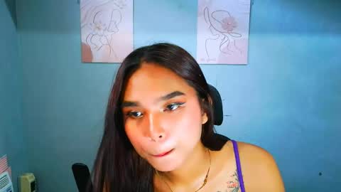 xxmiahot online show from June 8, 2026, 3:51 am