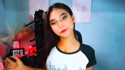 xxmiahot online show from June 9, 2026, 3:51 am