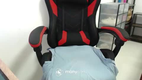  Kaycee  online show from December 1, 2025, 2:05 am