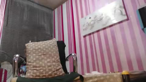 xxrowenatastycockforyouxx online show from March 11, 2026, 3:23 am