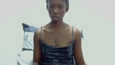 xxsexytalia28 online show from March 4, 2025, 4:52 pm