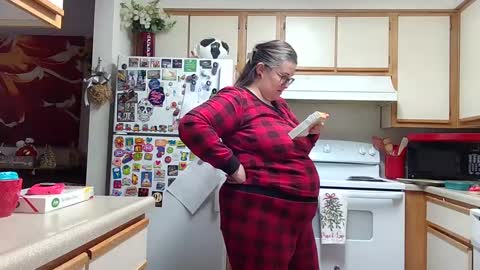 Snapshot of xxstrawberryjanexx chatting on December 17, 2024, 7:48 pm Strawberry Jane online show from December 17, 2024, 7:48 pm