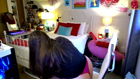 Snapshot of xxstrawberryjanexx chatting on January 17, 2025, 6:33 pm Strawberry Jane online show from January 17, 2025, 6:33 pm