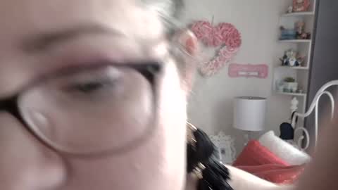 Snapshot of xxstrawberryjanexx chatting on February 28, 2025, 11:56 pm Strawberry Jane online show from February 28, 2025, 11:56 pm