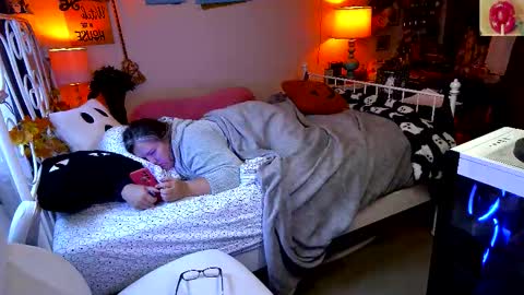 Snapshot of xxstrawberryjanexx chatting on October 10, 2025, 9:58 pm Strawberry Jane online show from October 10, 2025, 9:58 pm