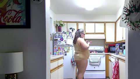 Snapshot of xxstrawberryjanexx chatting on December 14, 2025, 9:30 pm Strawberry Jane online show from December 14, 2025, 9:30 pm