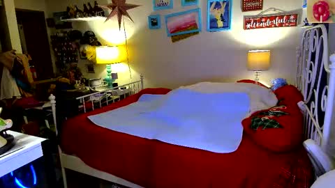 Snapshot of xxstrawberryjanexx chatting on December 22, 2025, 3:36 am Strawberry Jane online show from December 22, 2025, 3:36 am