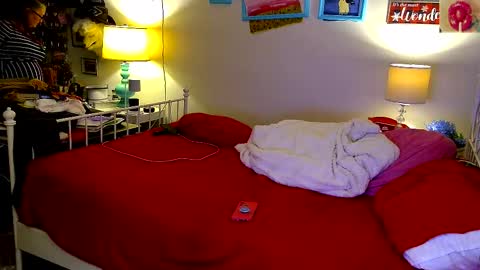 Snapshot of xxstrawberryjanexx chatting on December 23, 2025, 7:17 am Strawberry Jane online show from December 23, 2025, 7:17 am