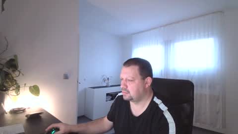 Eddi online show from January 22, 2025, 7:57 am