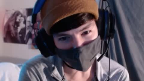 Snapshot of xxwhitefoxx chatting on October 22, 2025, 3:29 am David Fox online show from October 22, 2025, 3:29 am