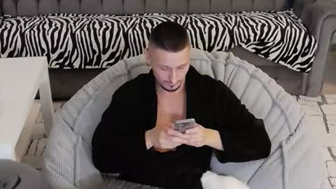 xxx_alejandro online show from October 20, 2025, 5:35 pm