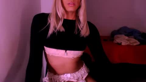 Chiara online show from November 11, 2025, 7:19 am