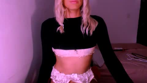 Chiara online show from November 30, 2025, 6:17 am