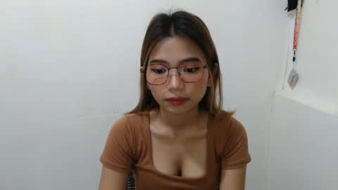 Snapshot of xxxforyouonlyxxx chatting on December 10, 2024, 3:33 pm inday pinay online show from December 10, 2024, 3:33 pm