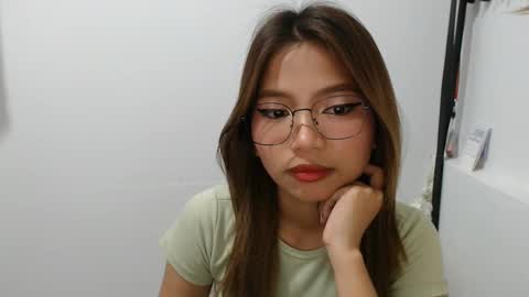 Snapshot of xxxforyouonlyxxx chatting on February 12, 2025, 11:40 am inday pinay online show from February 12, 2025, 11:40 am