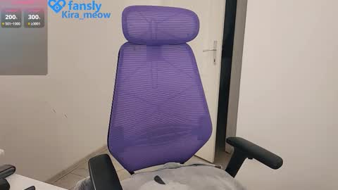 Keira online show from December 18, 2025, 6:36 pm