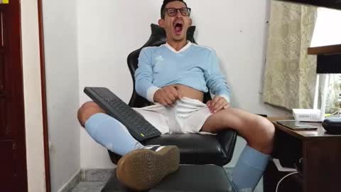 Kev online show from December 15, 2025, 7:40 pm