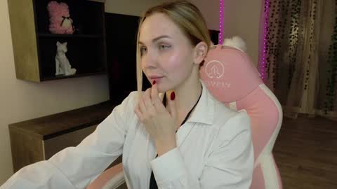 Snapshot of xxxhoneyxx chatting on November 7, 2025, 1:27 am Onlyfanz online show from November 7, 2025, 1:27 am