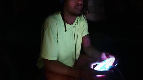 xxxjrstrokesxxx online show from April 5, 2026, 8:28 pm