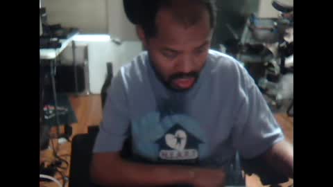 xxxonwheelz online show from September 15, 2025, 9:59 pm