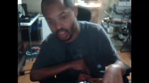 xxxonwheelz online show from October 29, 2025, 4:37 am