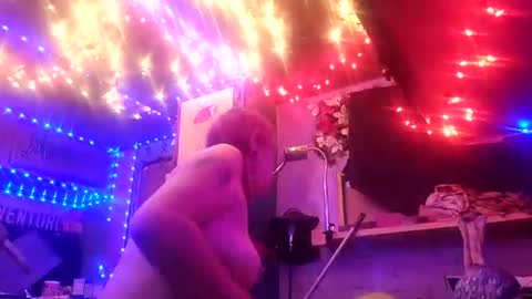 XXXQueenMandyDickenz online show from October 7, 2025, 8:00 am