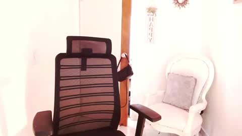 dolcesasha  online show from October 7, 2025, 1:30 pm