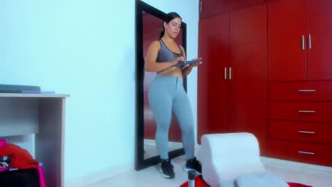 xxxtatianabustyxxx online show from February 10, 2025, 9:04 pm