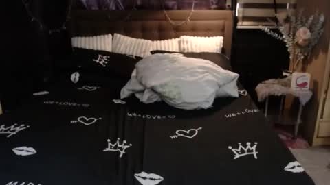 Angela online show from February 28, 2026, 8:37 am