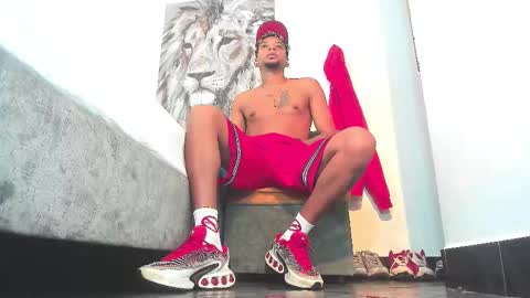 Sr. Y0ung Master online show from November 26, 2025, 2:01 am