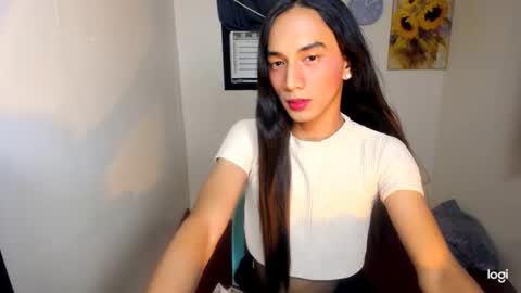 Snapshot of y_spicyhotbella chatting on June 5, 2026, 3:51 pm Bella online show from June 5, 2026, 3:51 pm