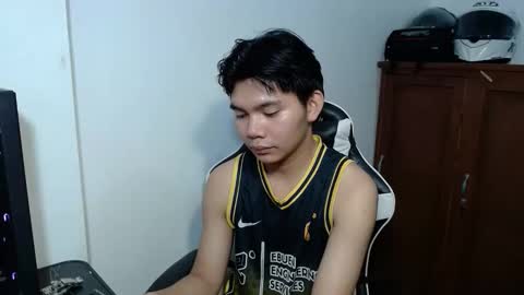 Eian online show from November 18, 2025, 7:51 pm