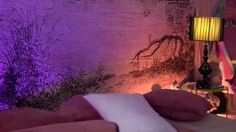 Yamira online show from November 4, 2025, 6:51 pm