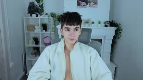 yamitwink online show from December 14, 2025, 8:57 pm