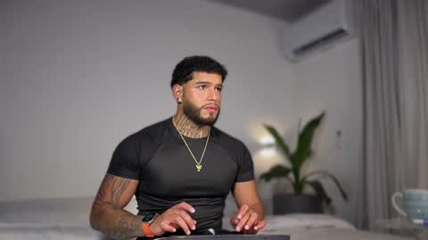 yamp sambrano online show from November 12, 2025, 12:22 am