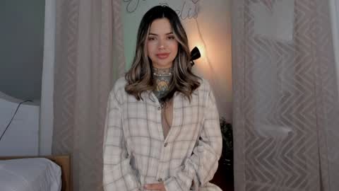 Snapshot of yandracelisoficial chatting on December 20, 2024, 5:57 am YANDRA CELIS online show from December 20, 2024, 5:57 am