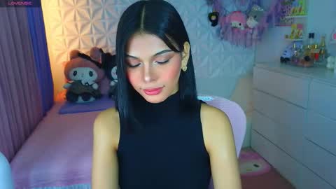 YANG AUDREY LONE online show from September 15, 2025, 8:53 pm