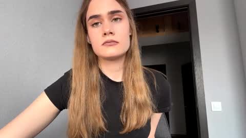 Snapshot of yangkohrs chatting on April 4, 2026, 12:02 pm Kate online show from April 4, 2026, 12:02 pm